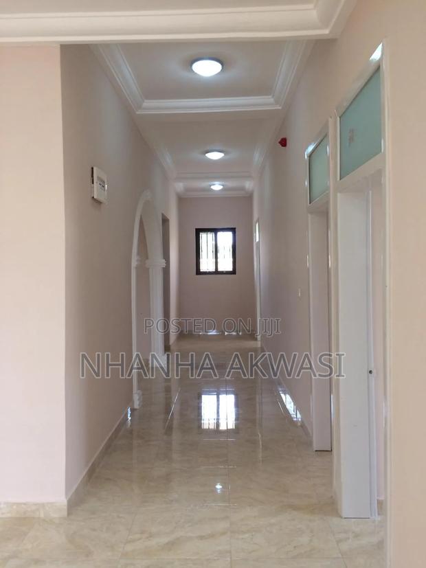4bdrm House in Teme Community 12, Tema Metropolitan for rent · Photo 5
