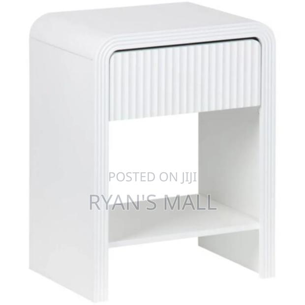 Bed Side Table Fro Uk · Photo 1