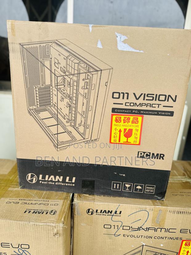 Lian Li O11 Vision Compact Black Gaming Case · Photo 3