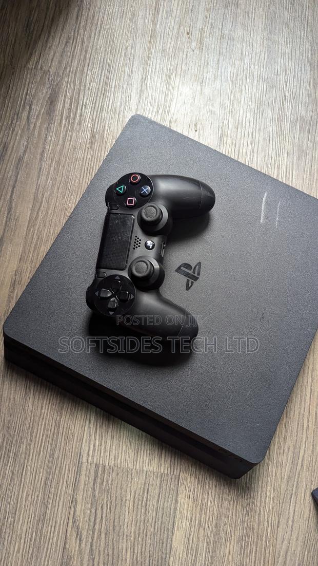 Playstation 4 Pro Video Game Console From Home · Photo 8