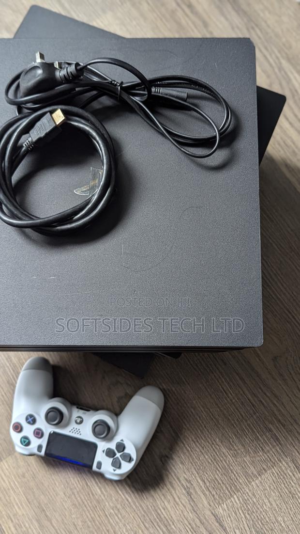 Ps4 Pro: 4k Hdr, Controller & Cables, Reset - Good Now! · Photo 5