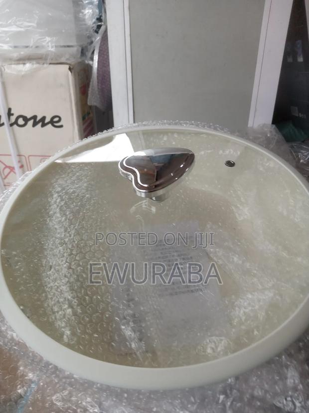 28cm Non Stick Wok With Glass Cover · Photo 2