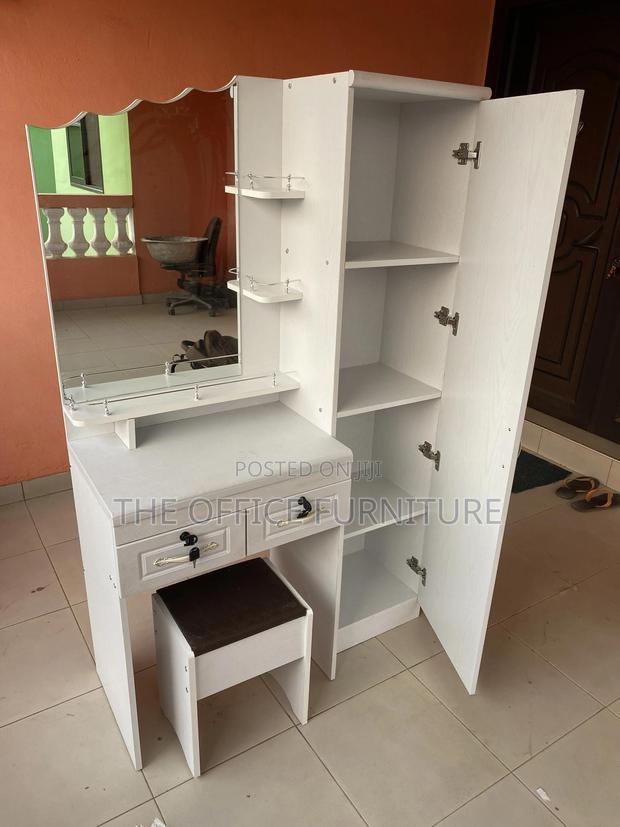 Double Mirrors Dresser With Side Wardrobe · Photo 4