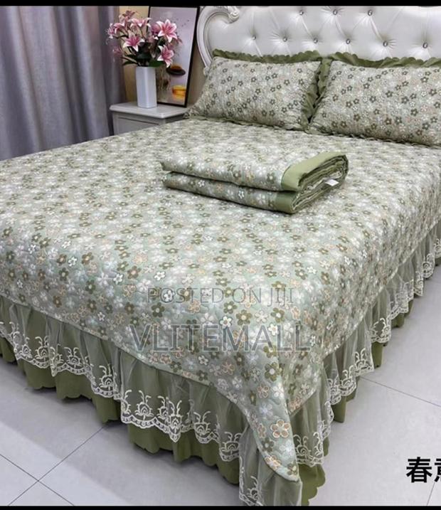 Perfect Pair: Bed Sheet 3 Pillow Cases" · Photo 1