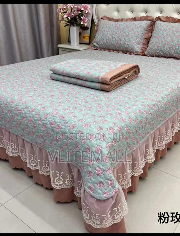 Perfect Pair: Bed Sheet 3 Pillow Cases" · Photo 3