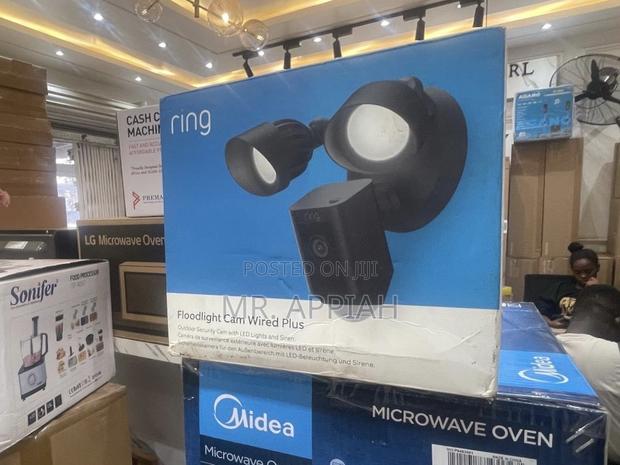 Buy Authentic Ring Floodlight Cam Wired Plus Motion 1080p · Photo 1