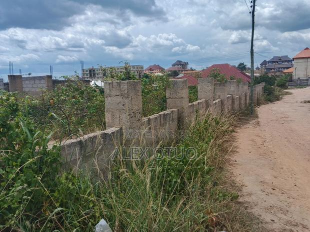 Uncompleted Building Building on Two Plots of Land · Photo 5