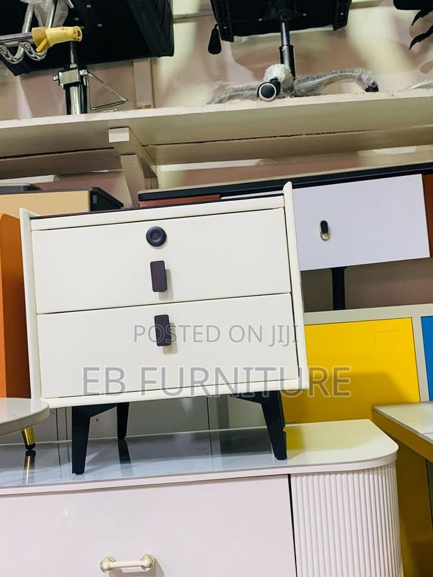 Side Drawer · Photo 2