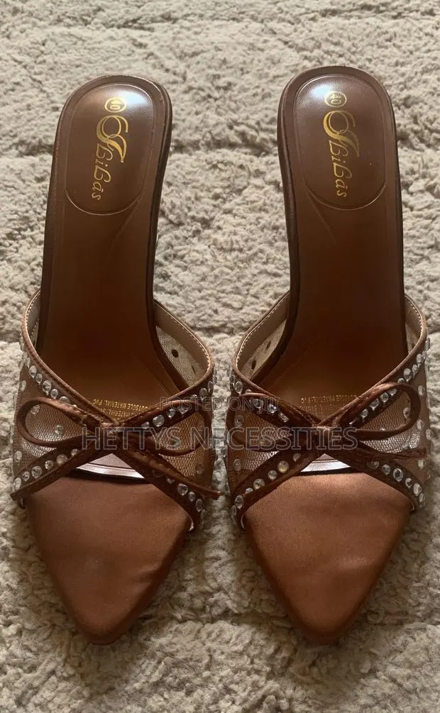 Brown Heels for Sale · Photo 1