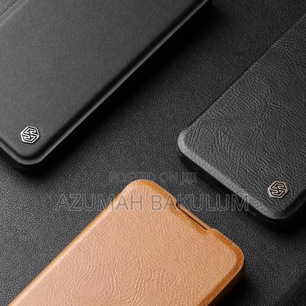 iPhone 16 Pro Max / 16 Pro Nillkin Qin Prop Leather · Photo 3