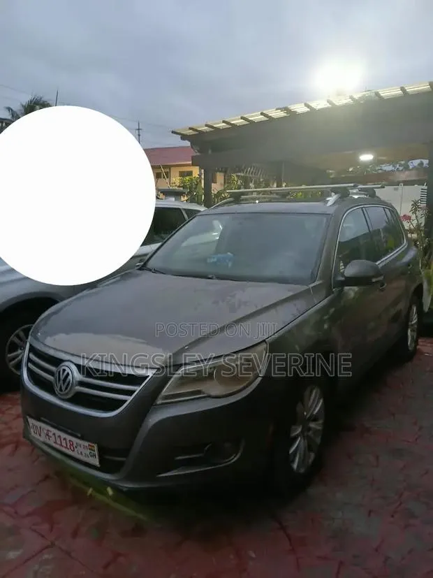 Volkswagen Tiguan S 2010 Gray · Photo 1