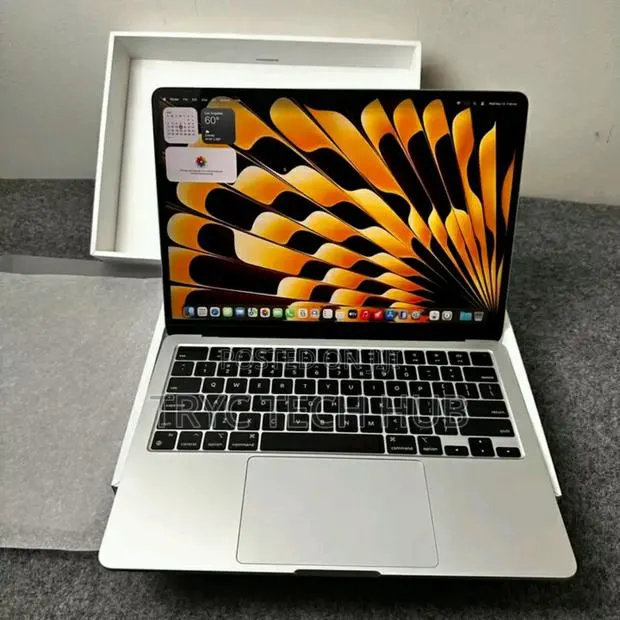 New Laptop Apple MacBook Air 16GB Apple M3 SSD 512GB · Photo 1