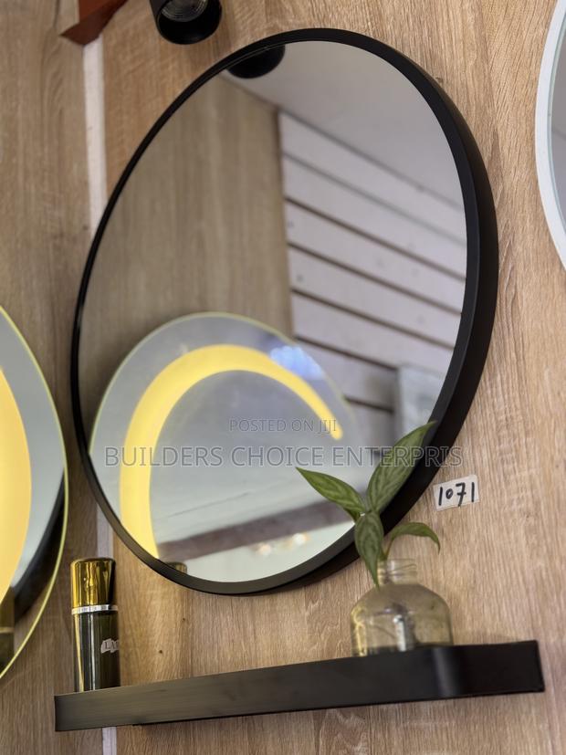 Mirror With Shelve · Photo 1