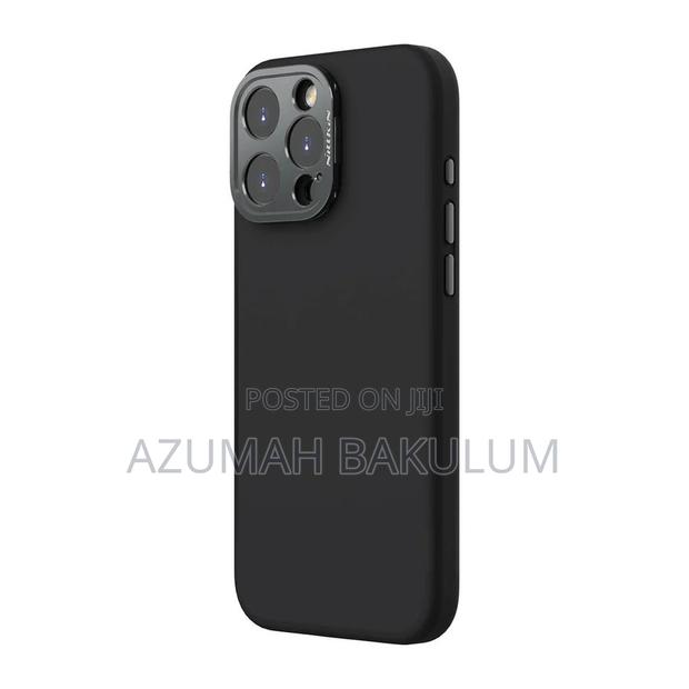 iPhone 16 Pro Lenswing Magnetic Case · Photo 4