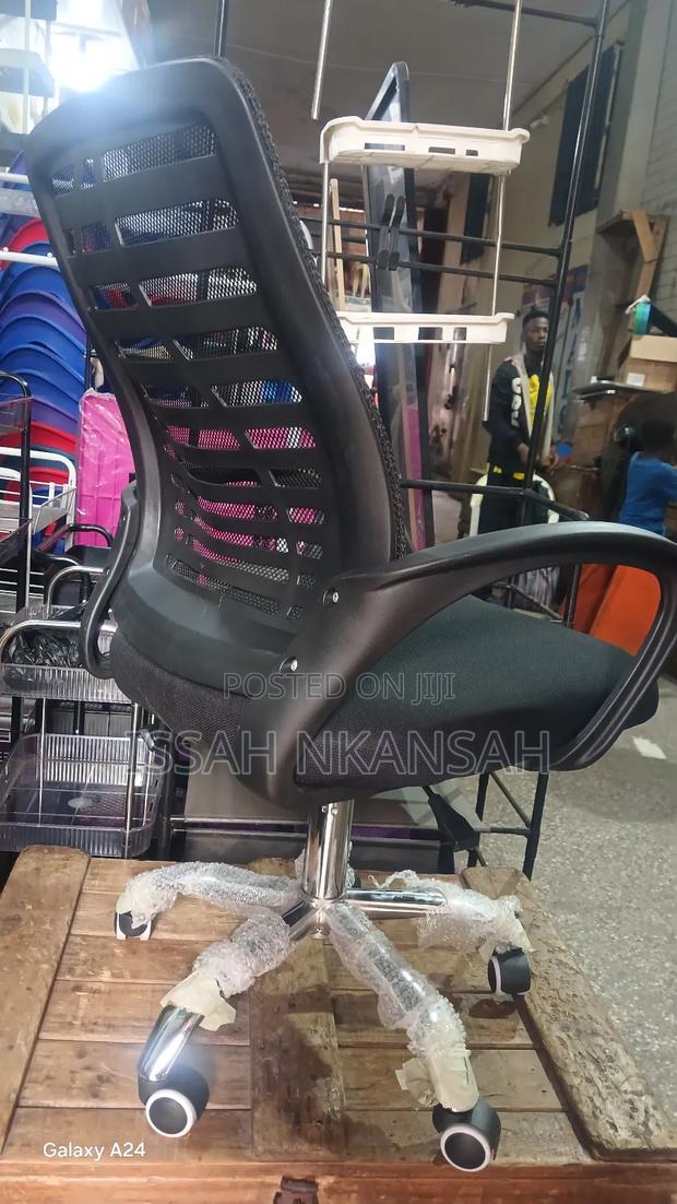 Swevil Office Chair · Photo 3