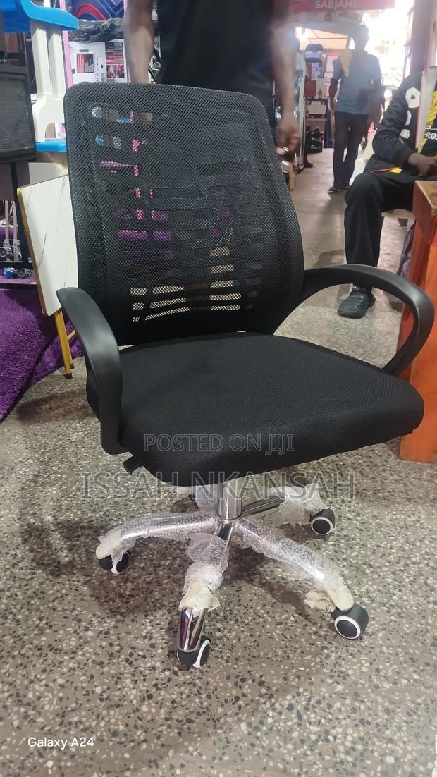 Swevil Office Chair · Photo 4
