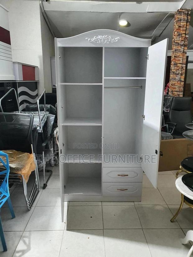 Two Doors Wardrobe · Photo 2