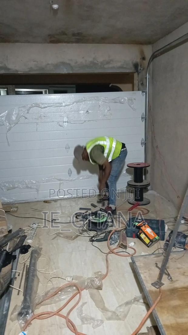 Garage Gate Installation · Photo 2