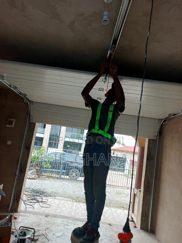 Garage Gate Installation · Photo 3