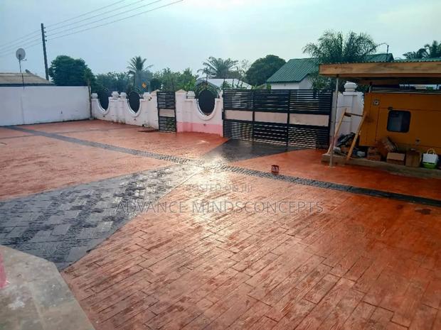 Professional Concrete Finisher's · Photo 6