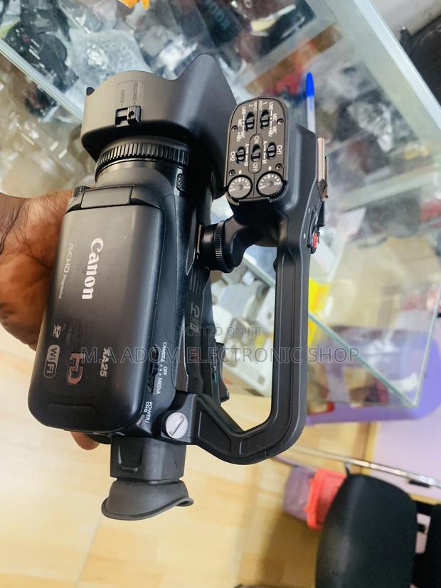 Canon Xa25 Professional Video Camera for Tv Studios · Photo 1