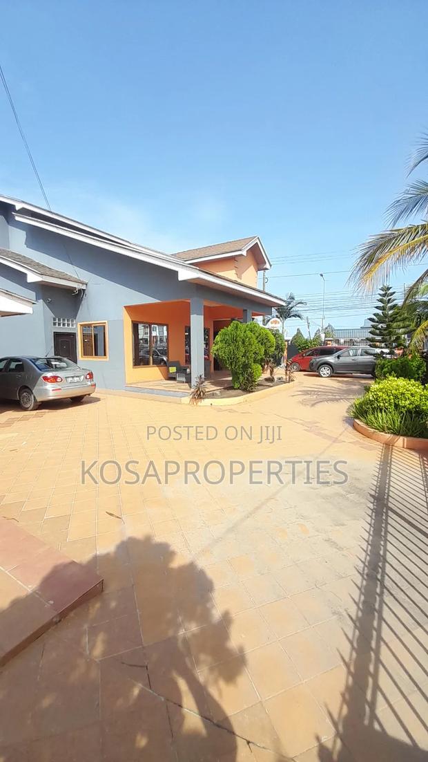 5bdrm House in Adjiringanor Ability, Adjiriganor for sale · Photo 3