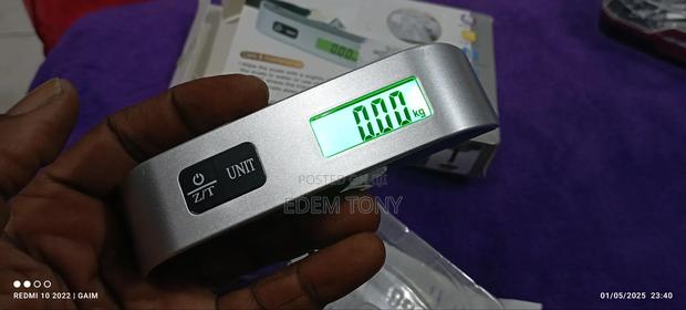 Electronic Luggage Scale · Photo 2
