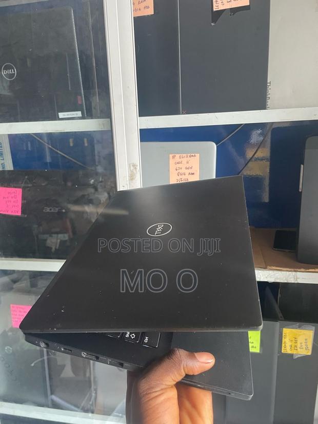 Laptop Dell Latitude 7390 8GB Intel Core i7 SSD 256GB · Photo 2