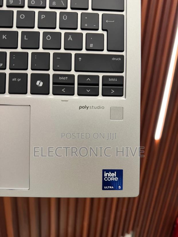 New Laptop HP 16GB Intel Core Ultra 5 SSD 512GB · Photo 2