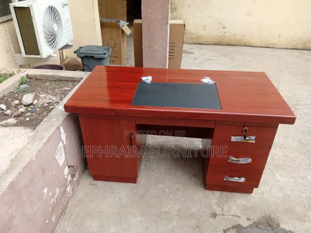 Single Executive Table · Photo 1