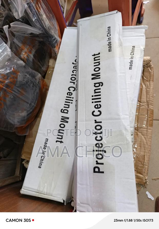 Celling Mount (Projector) · Photo 1