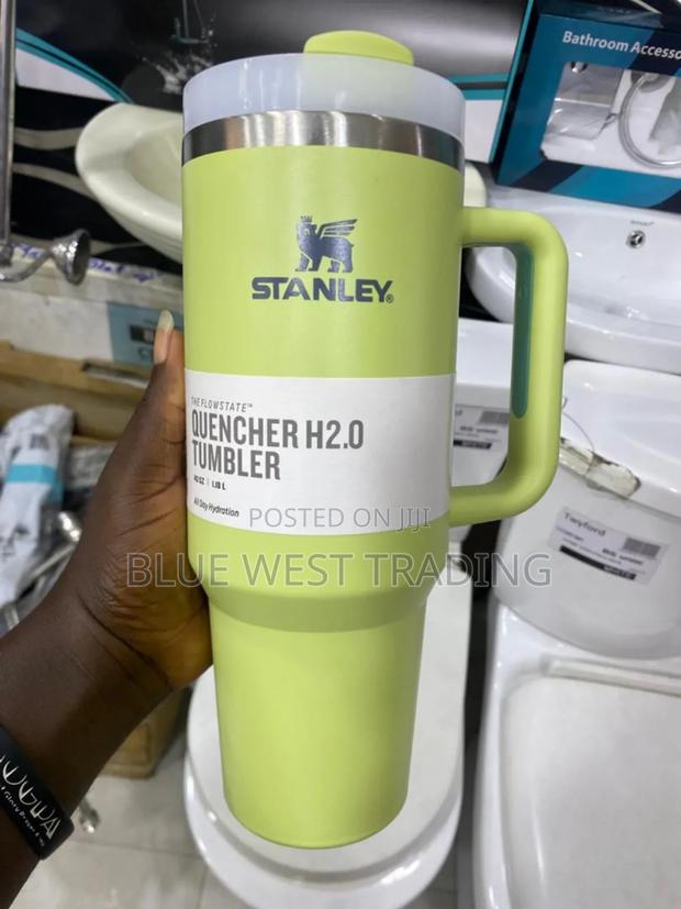 Stanley Cup Lemon Green · Photo 3