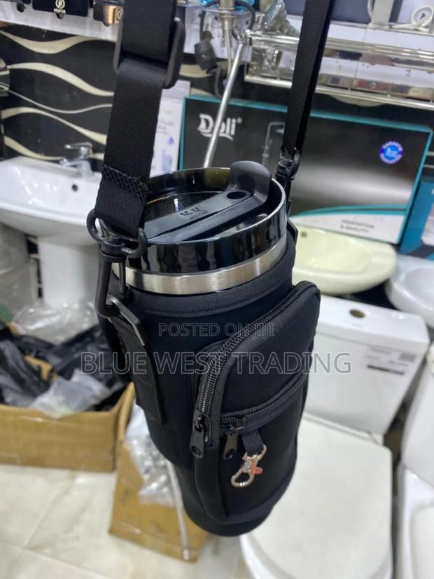 Stanley Cup Black With Bag _ Stanley Cup And Black Bag · Photo 3