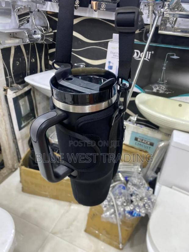 Stanley Cup Black With Bag _ Stanley Cup And Black Bag · Photo 6