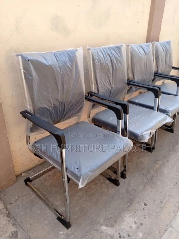 Waiting Chair for Office Visitors · Photo 1