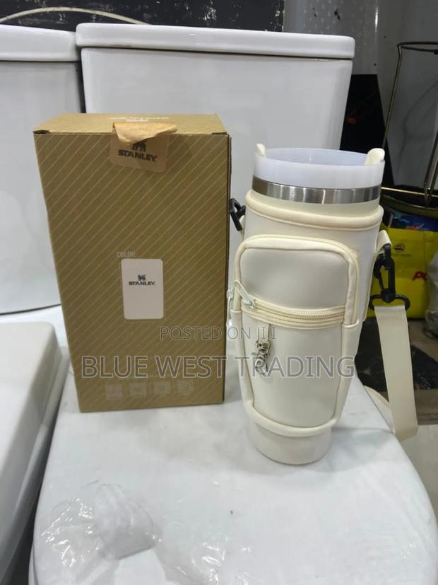 Stanley Cup With Bag Off White · Photo 5