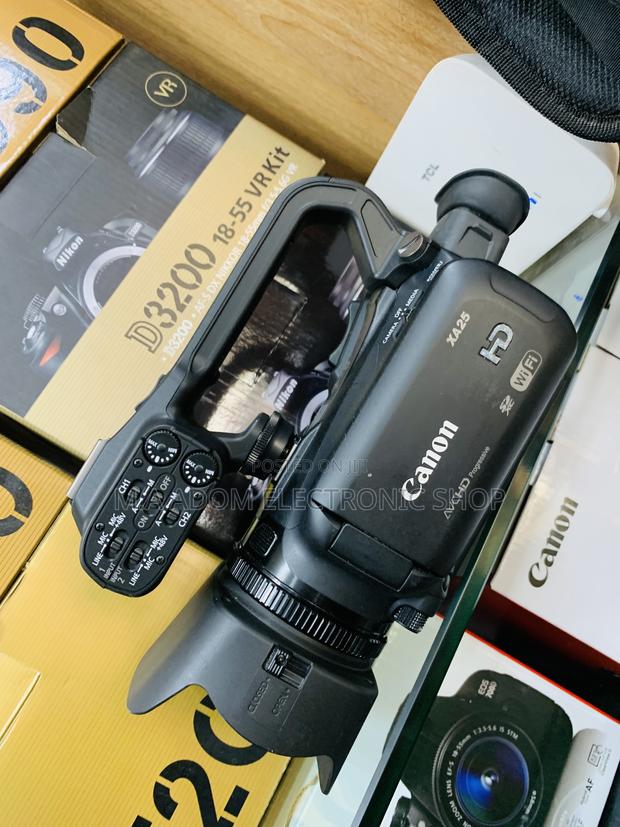 Professional Xa25 Video Camera · Photo 2