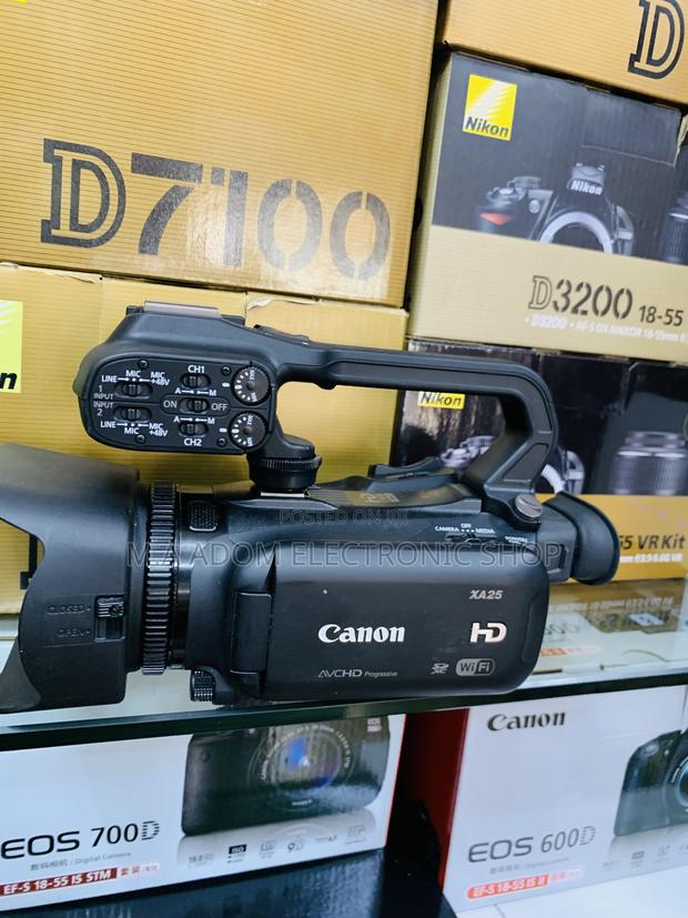 Full Option Canon Xa25 Video Camera · Photo 1