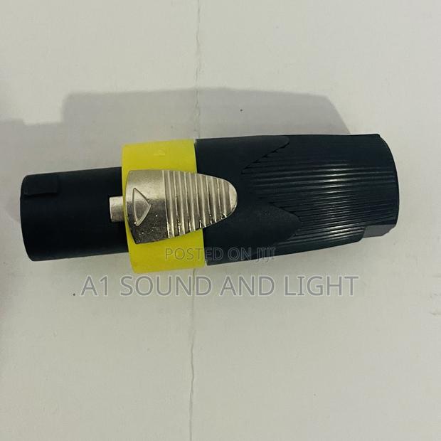 Speaker Plug [Speakon] · Photo 2