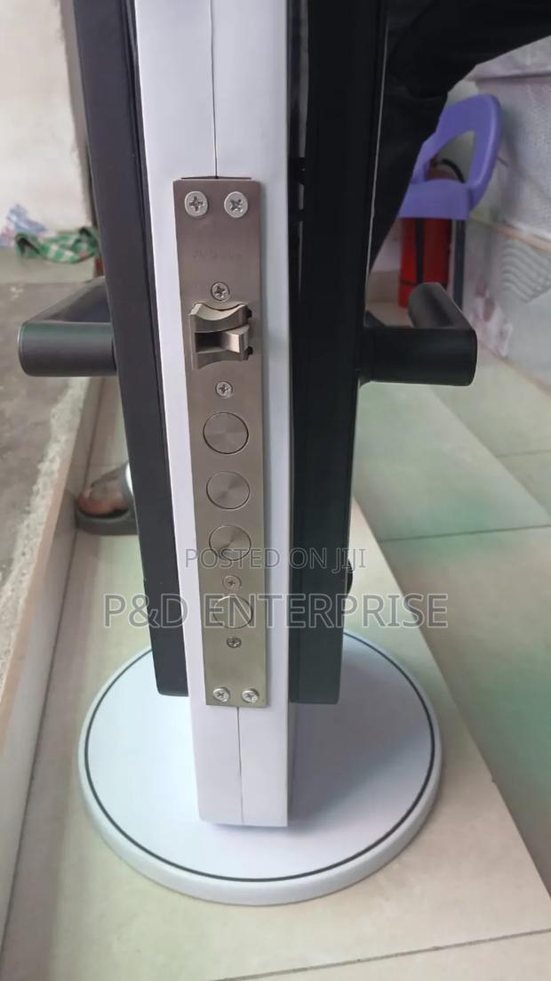 Fingerprint Door Lock · Photo 4
