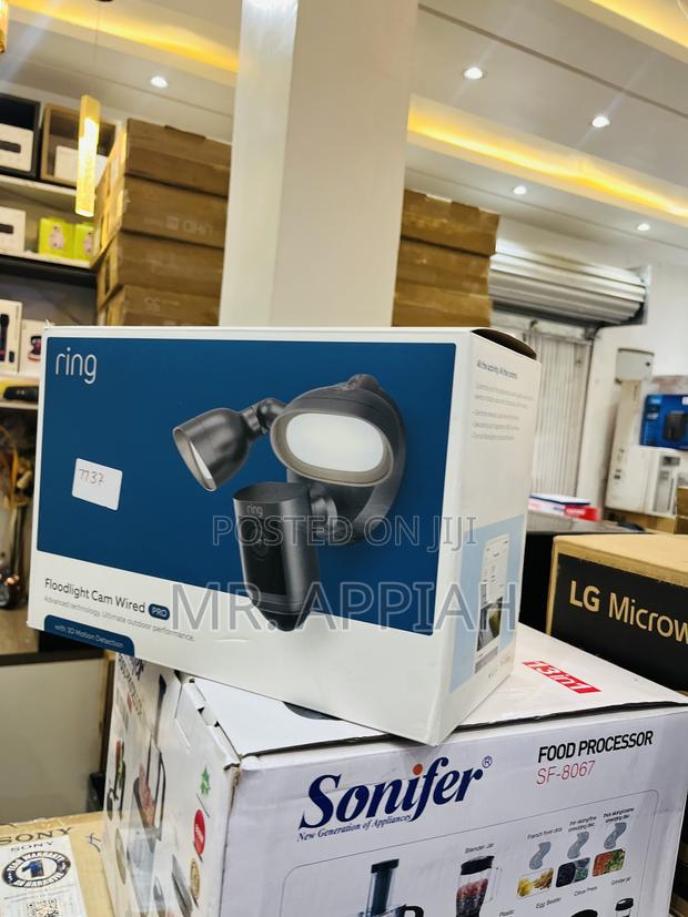 Original Ring Floodlight Cam Wired Pro 1080p Hd Video,Black · Photo 1