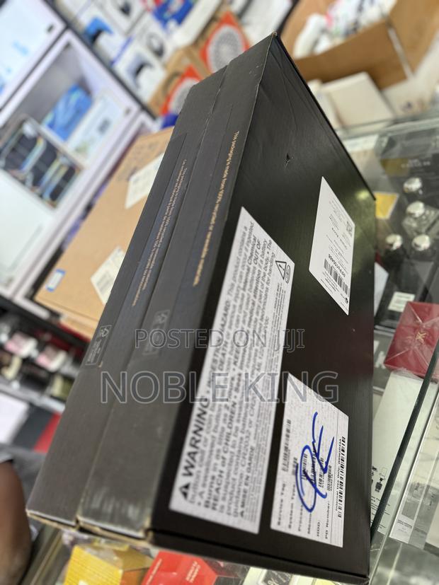 New Laptop Dell Precision 7680 64GB Intel Core I9 SSD 512GB · Photo 2