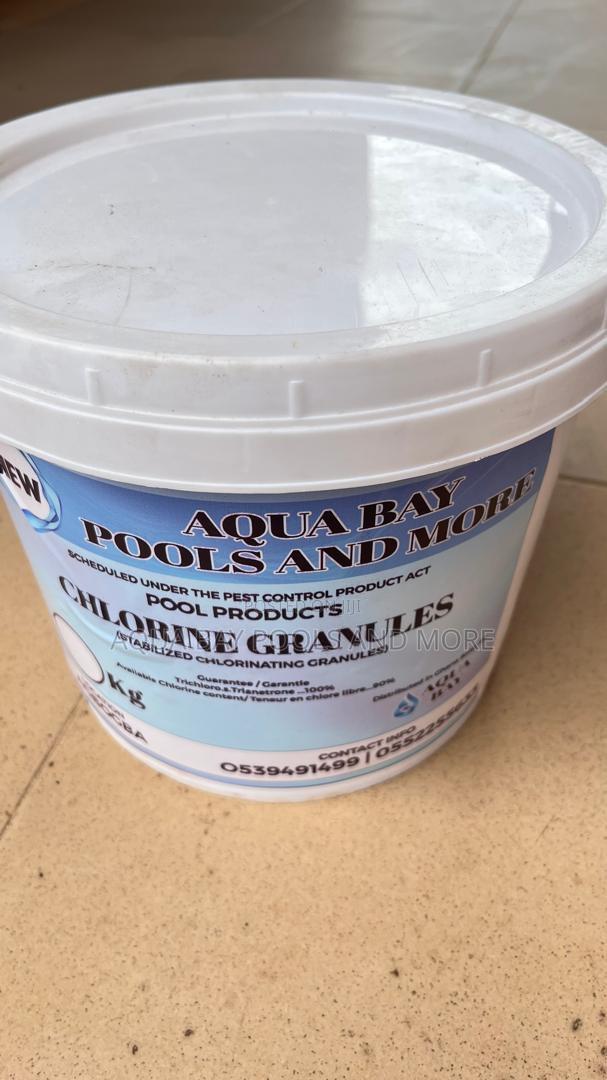 10kg Chlorine Granules for Pools · Photo 1