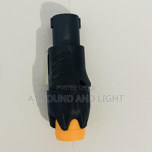 Yc045 Speaker Plug · Photo 1