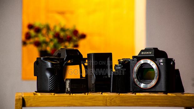 Sony Alpha A7ii Body, Silicon Case and 2 Battery · Photo 2