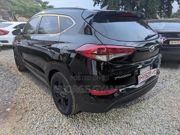 Hyundai Tucson Sport AWD 2017 Black · Photo 4