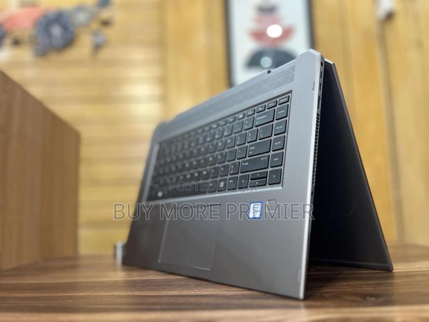 Laptop HP ZBook Studio G5 32GB Intel Xeon SSD 512GB · Photo 2