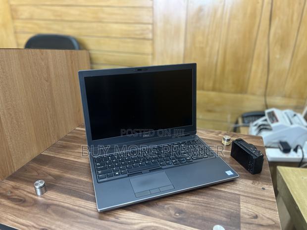 Laptop Dell Precision 7540 16GB Intel Core I7 SSD 512GB · Photo 4