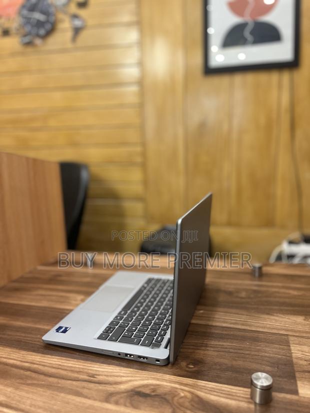 Laptop Dell Latitude 5330 16GB Intel Core I5 SSD 256GB · Photo 1