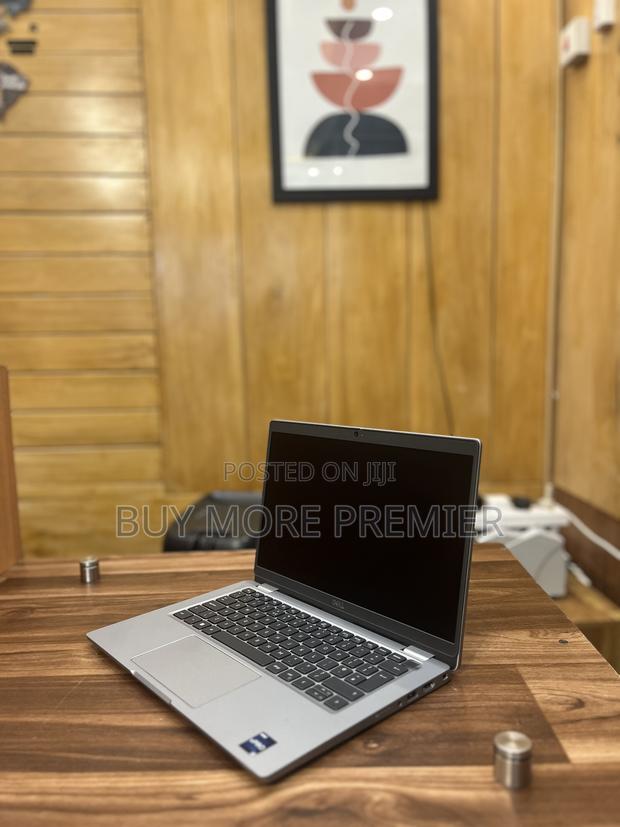 Laptop Dell Latitude 5330 16GB Intel Core I5 SSD 256GB · Photo 3